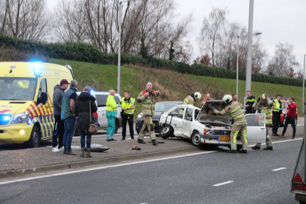 Man zwaargewond na aanrijding
