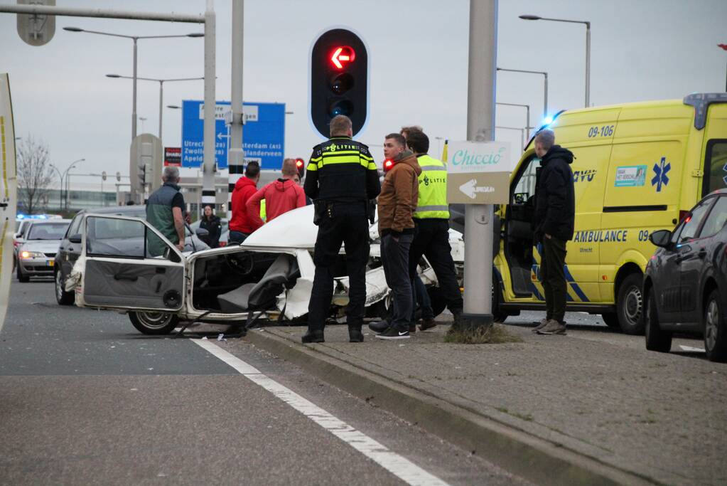 Man zwaargewond na aanrijding