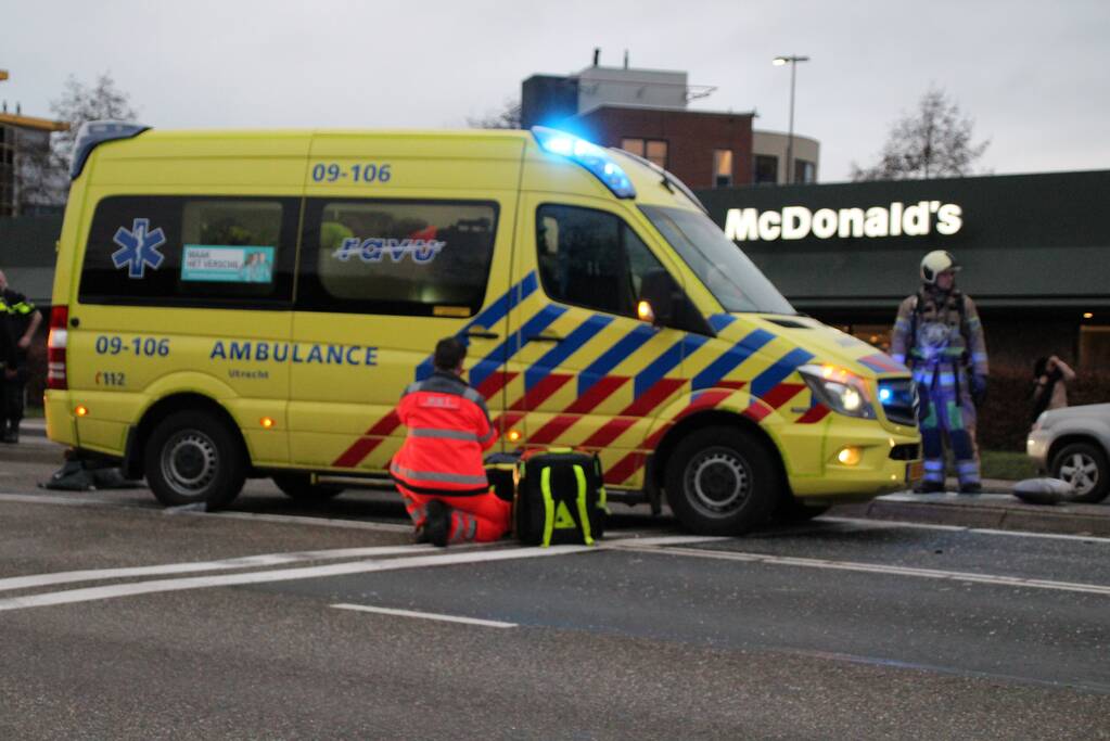 Man zwaargewond na aanrijding