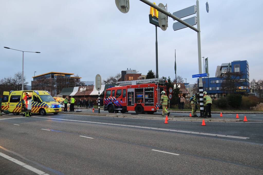 Man zwaargewond na aanrijding