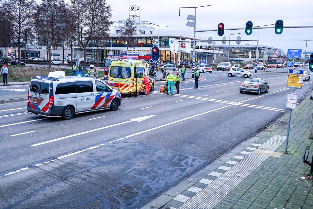 Man zwaargewond na aanrijding