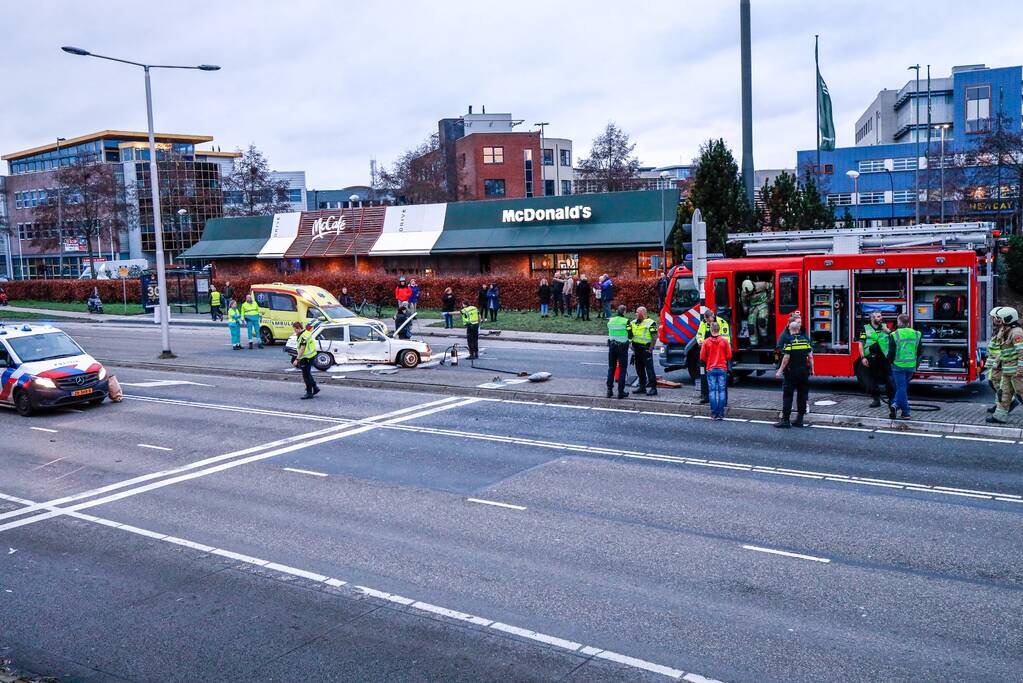 Man zwaargewond na aanrijding