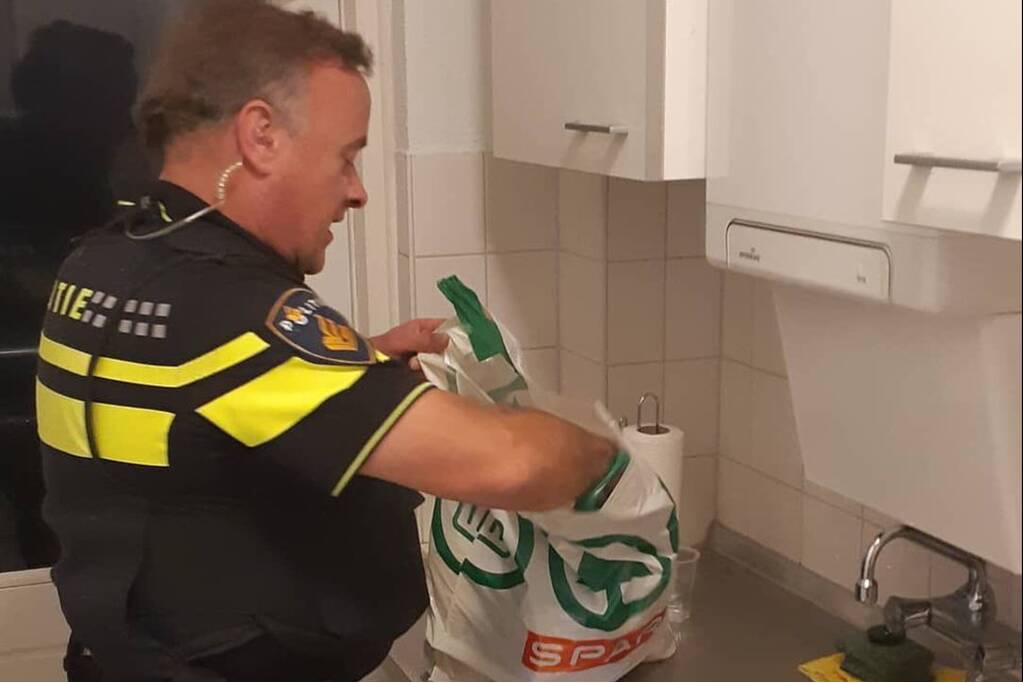 Spar City schiet vrouw zonder geld, eten of drinken te hulp