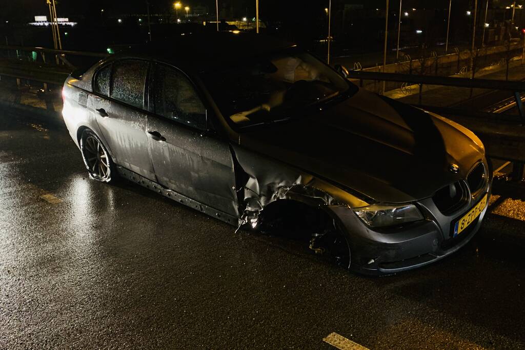 Personenauto zwaar beschadigd na ongeval