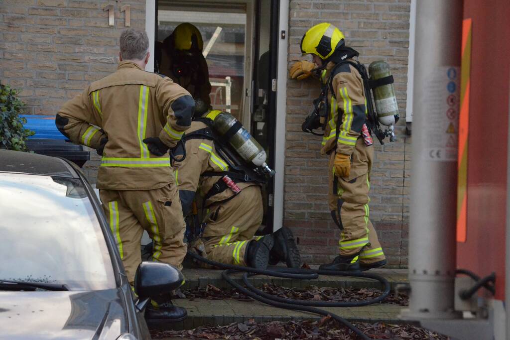 Brandje in kruipruimte snel onder controle