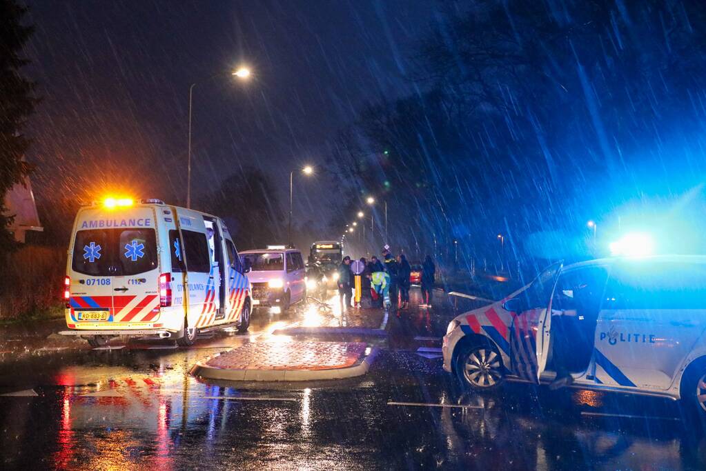 Overstekende fietser aangereden door auto
