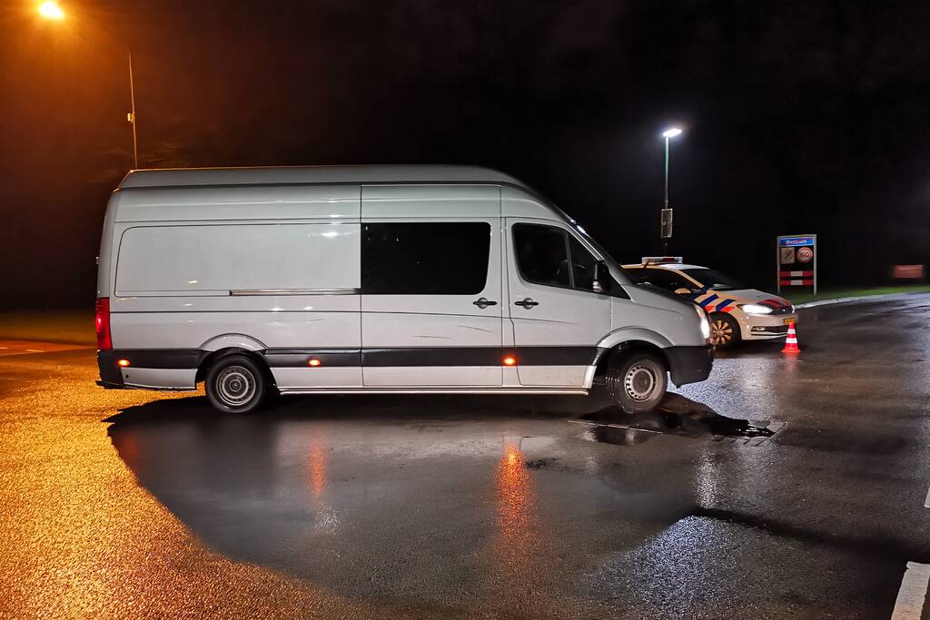 Stoffelijk overschot aangetroffen, recherche doet onderzoek