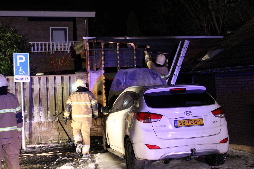 Autobrand slaat over na schuur