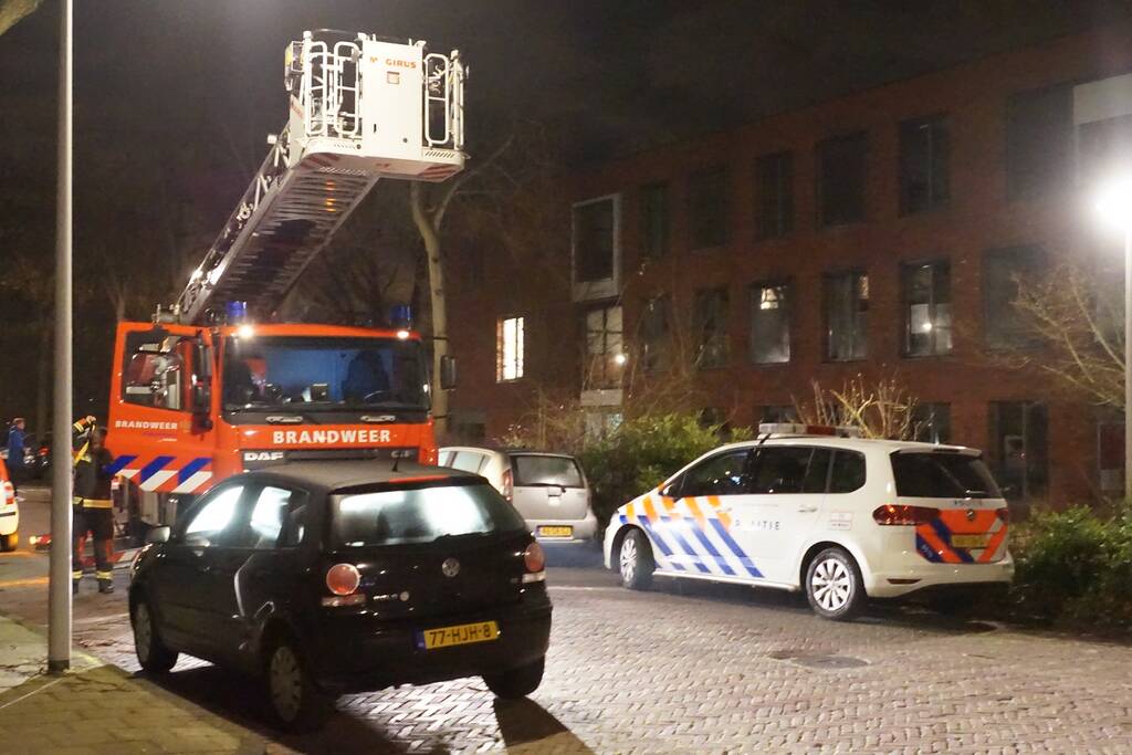 Politie doorzoekt school na melding verdachte situatie