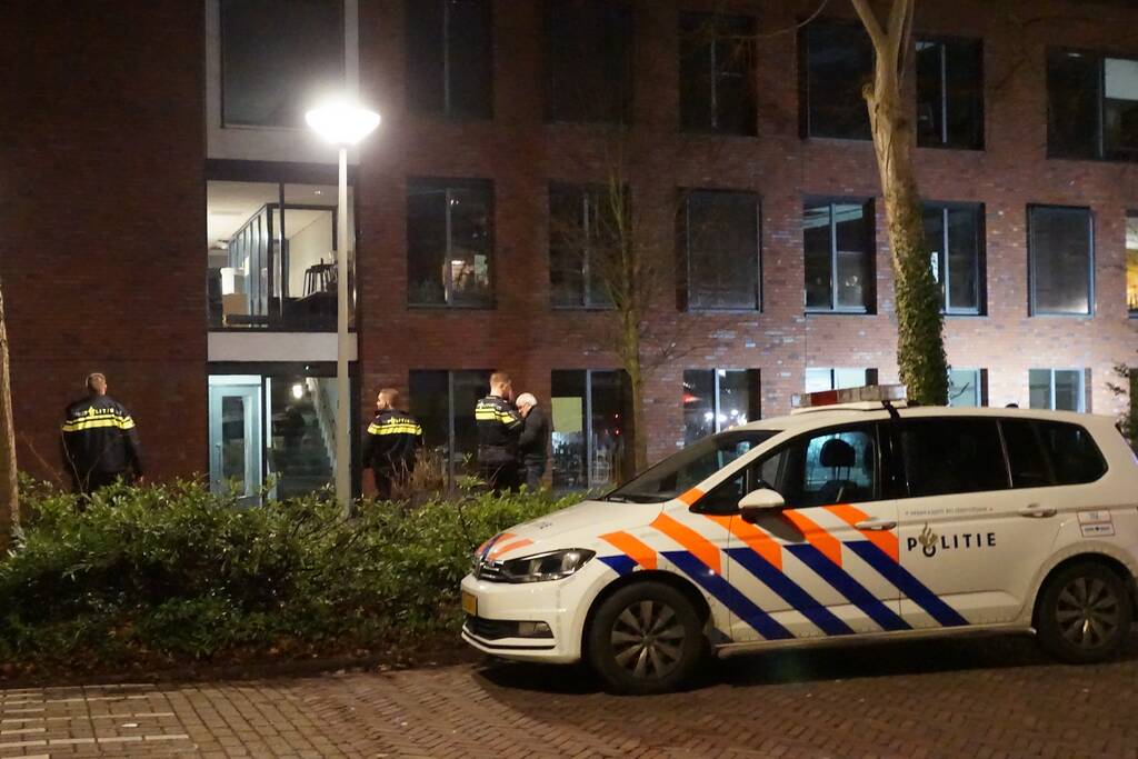 Politie doorzoekt school na melding verdachte situatie