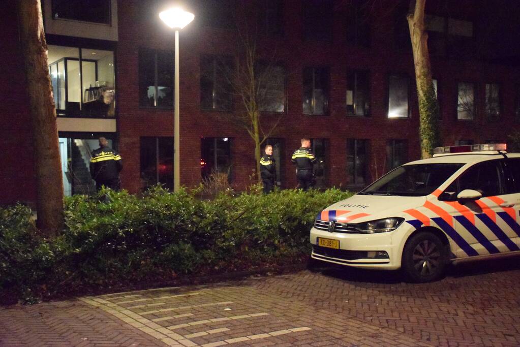 Politie doorzoekt school na melding verdachte situatie
