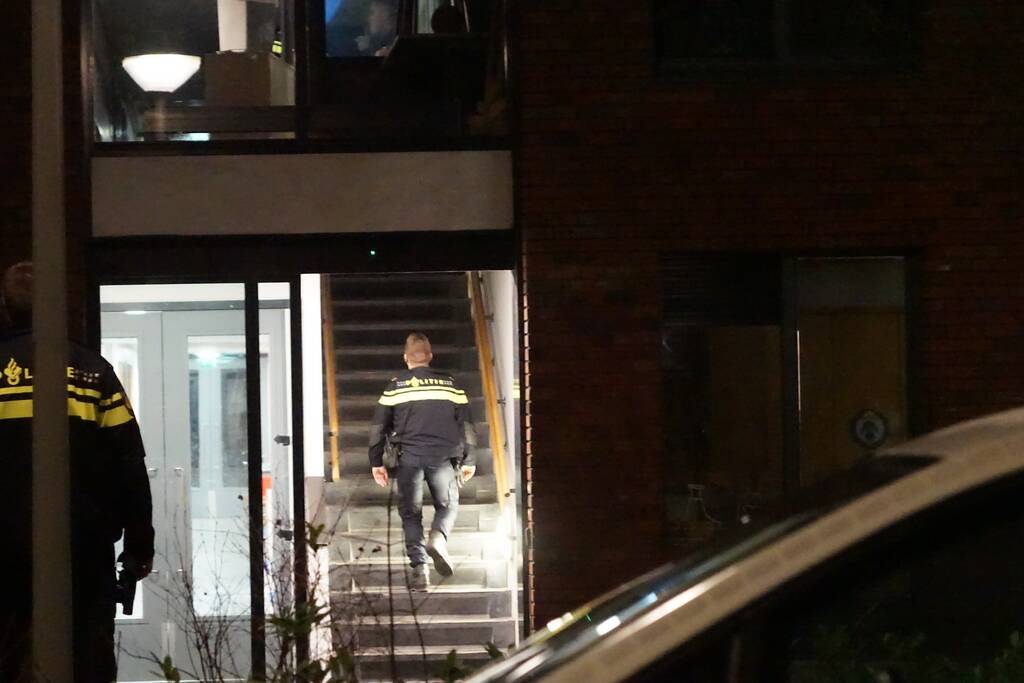 Politie doorzoekt school na melding verdachte situatie