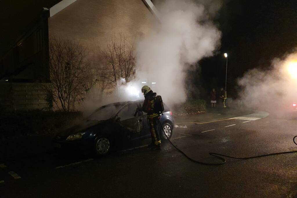 Auto verwoest door brand