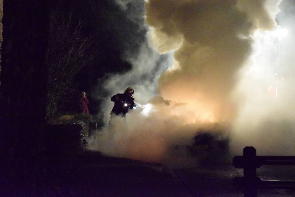 Auto verwoest door brand