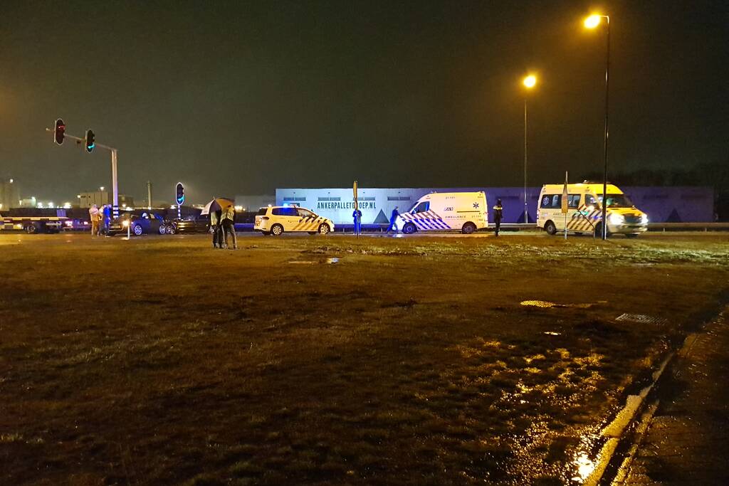 Drie gewonden bij aanrijding