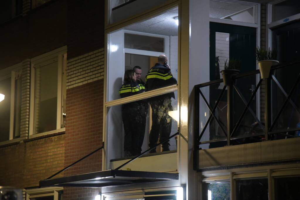 Vrouw overleden na steekpartij in woning