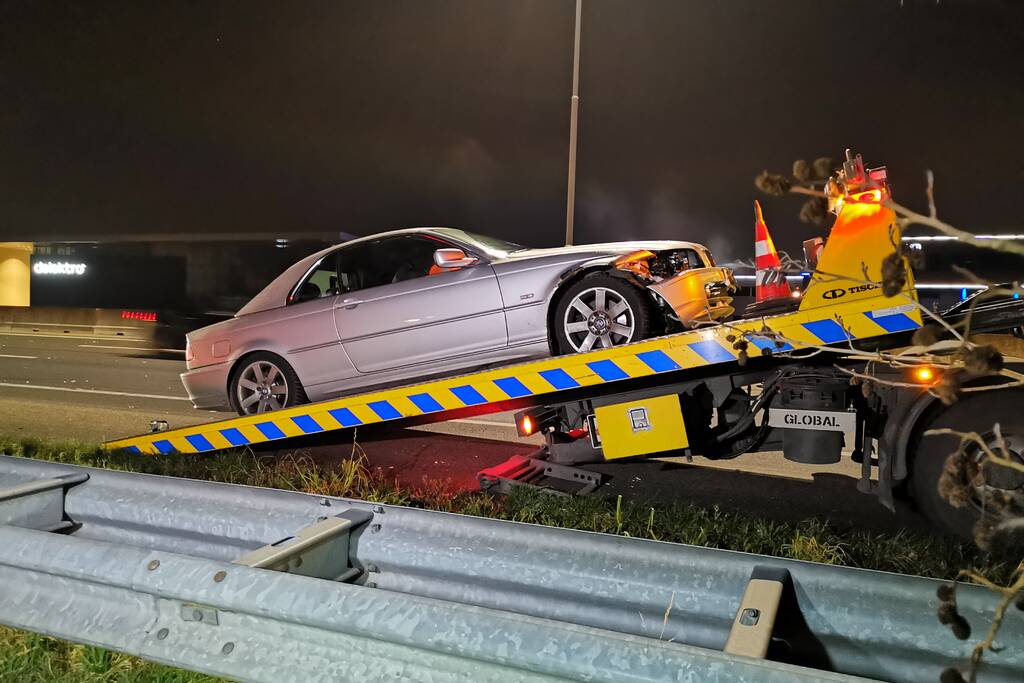 Flinke schade na aanrijding tussen auto en vrachtwagen