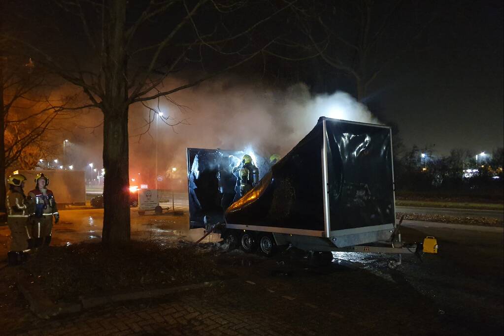 Aanhanger verwoest door brand