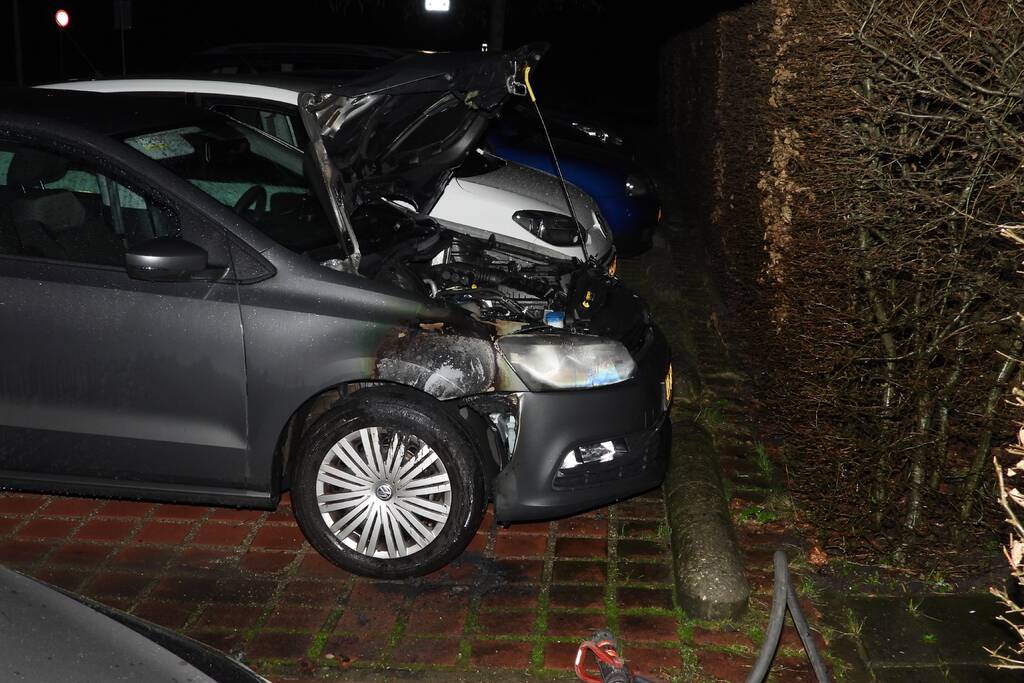 Flinke schade na brand in personenauto