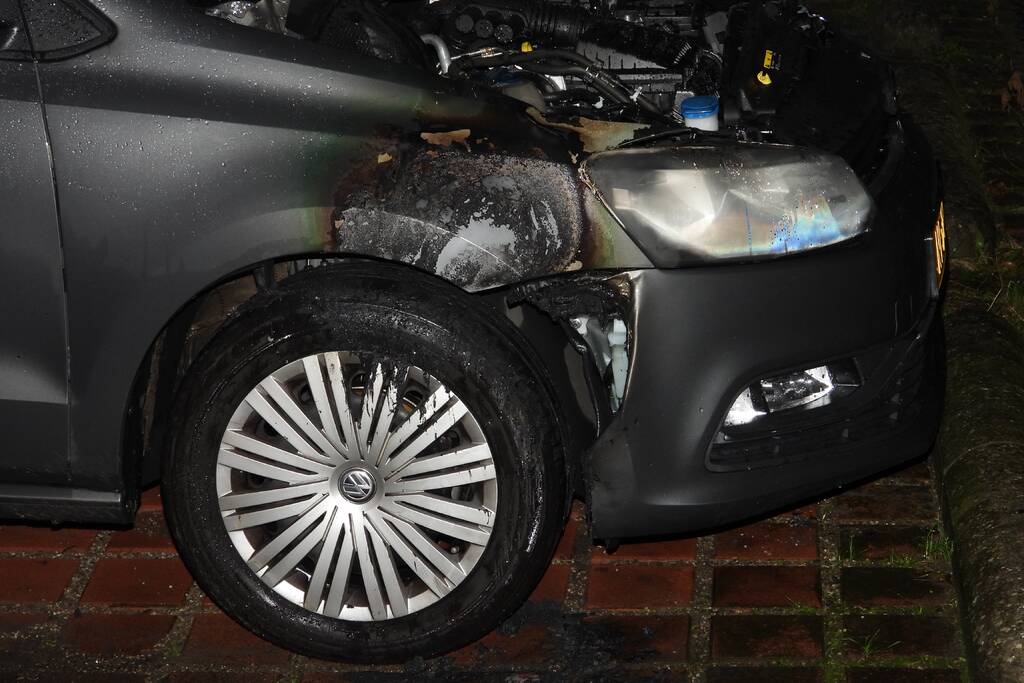 Flinke schade na brand in personenauto