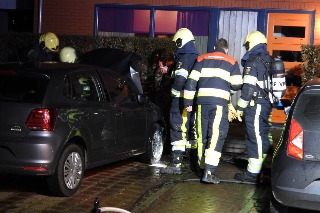 Flinke schade na brand in personenauto