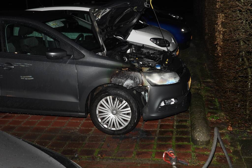 Flinke schade na brand in personenauto