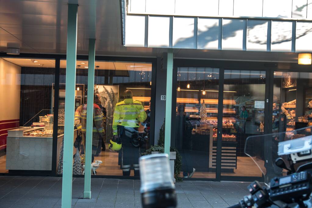 Afgestoken vuurwerk veroorzaakt vreemde lucht in winkel