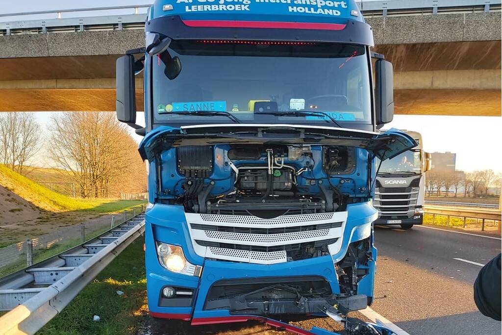 Flinke schade na kop-staart aanrijding