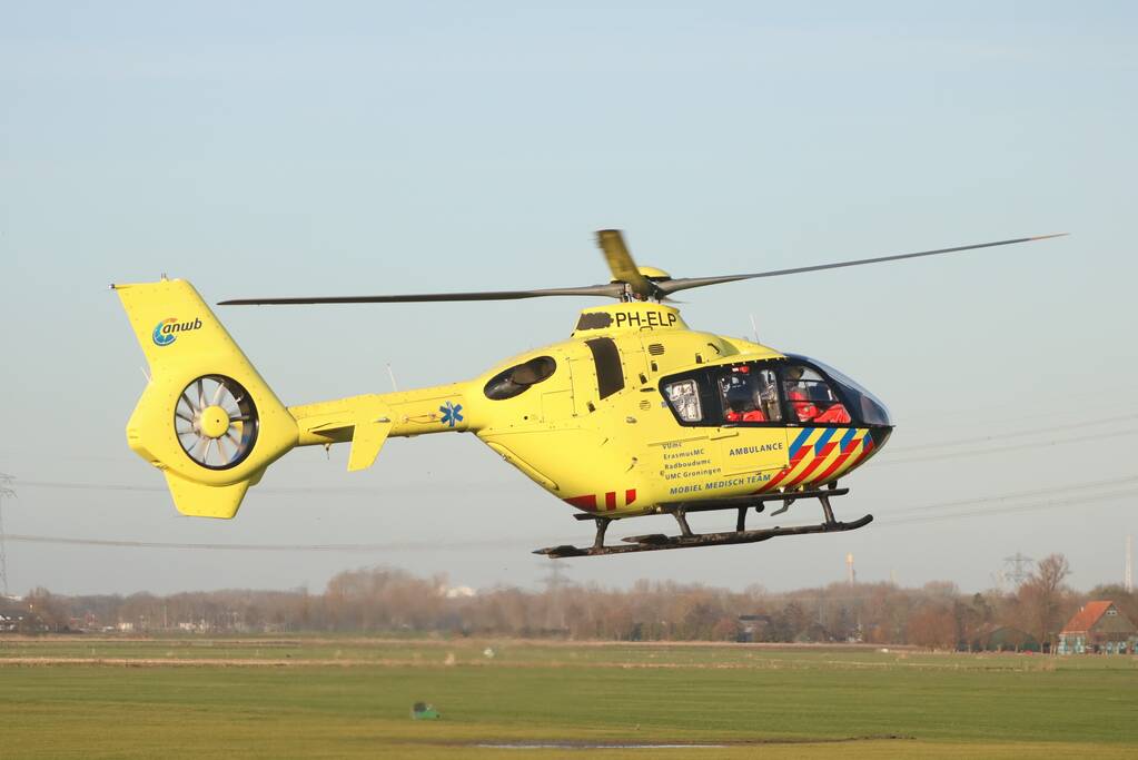 Kopstaart-botsing tussen twee auto's