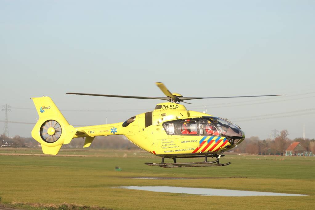 Kopstaart-botsing tussen twee auto's