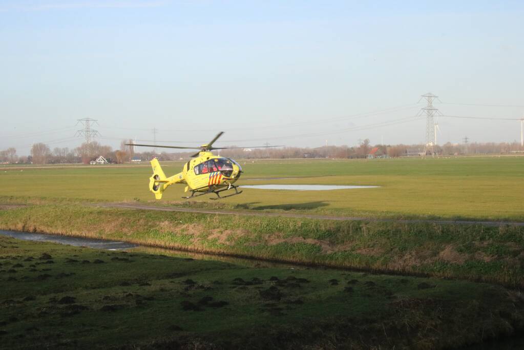 Kopstaart-botsing tussen twee auto's