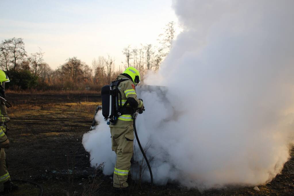 Crossauto brandt volledig uit