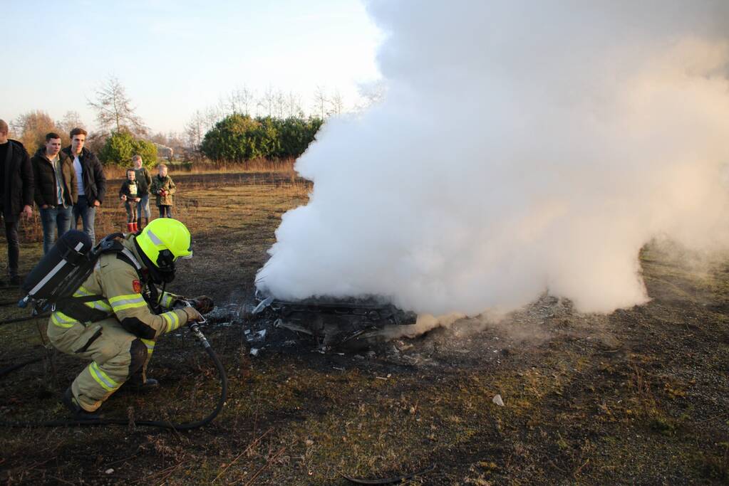 Crossauto brandt volledig uit