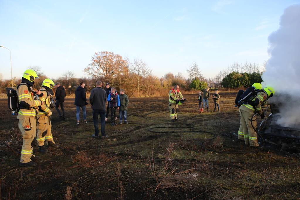 Crossauto brandt volledig uit