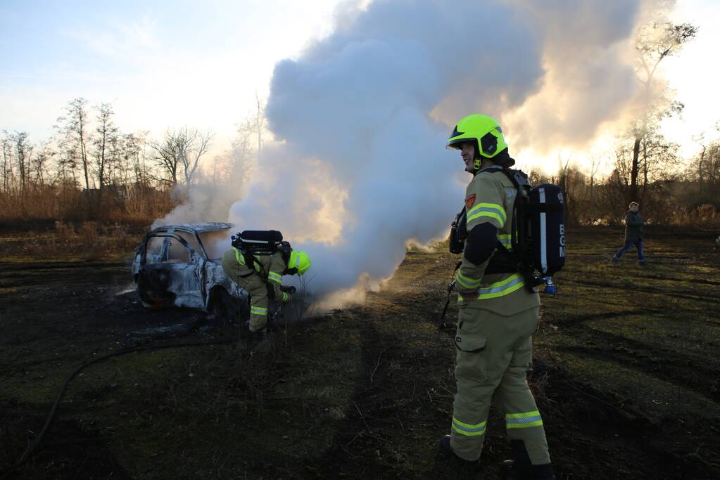Crossauto brandt volledig uit