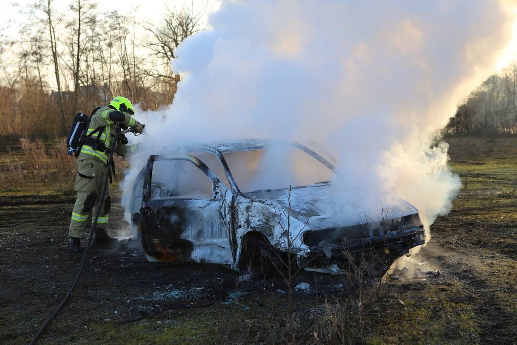 Crossauto brandt volledig uit