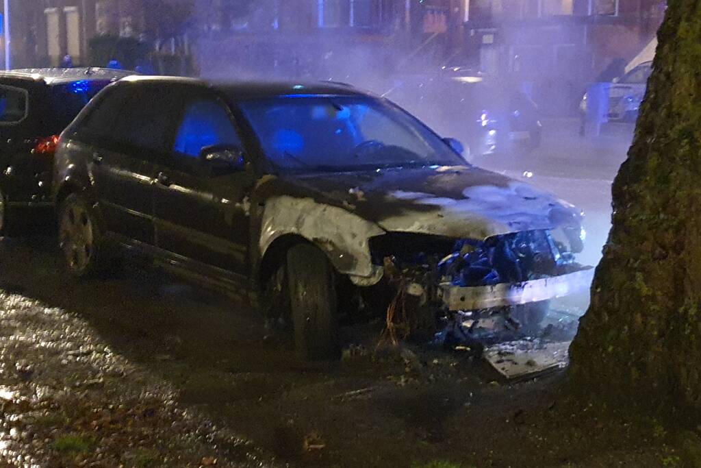 Auto verwoest door brand