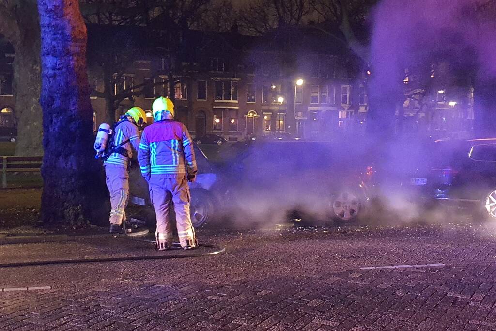 Auto verwoest door brand