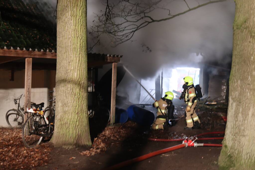 Flinke brand verwoest schuur