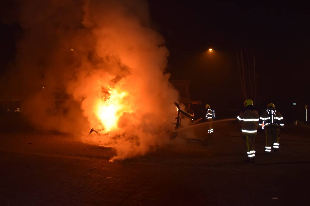 Caravan verwoest door brand