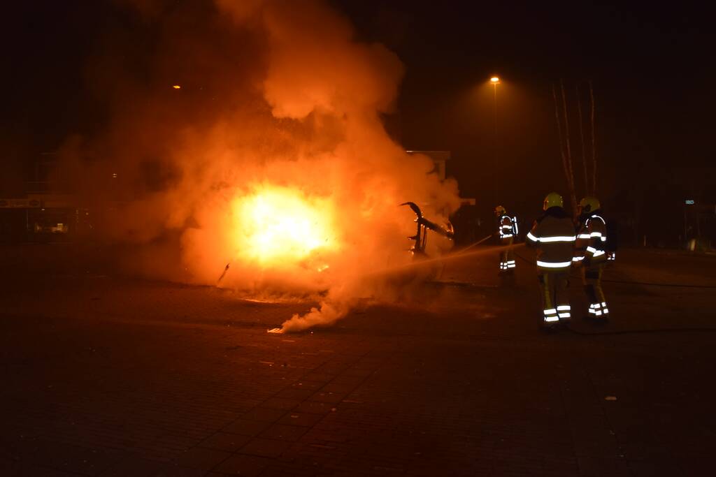 Caravan verwoest door brand