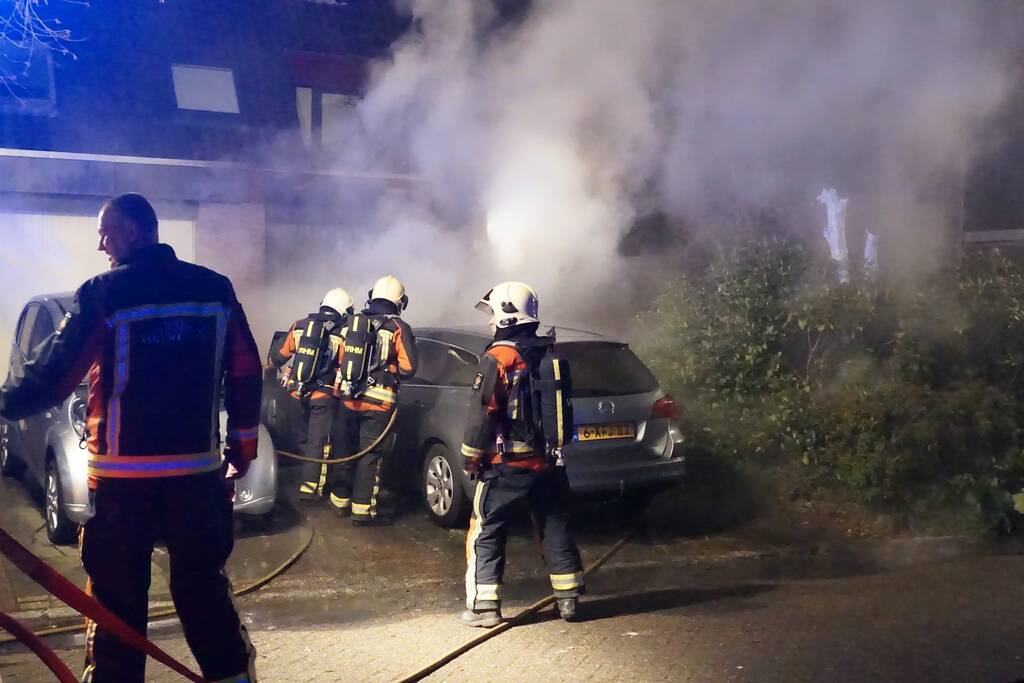 Autobrand slaat over naar garage