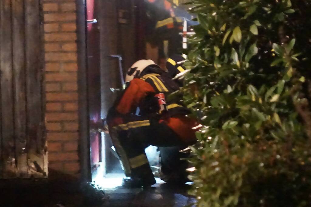 Autobrand slaat over naar garage