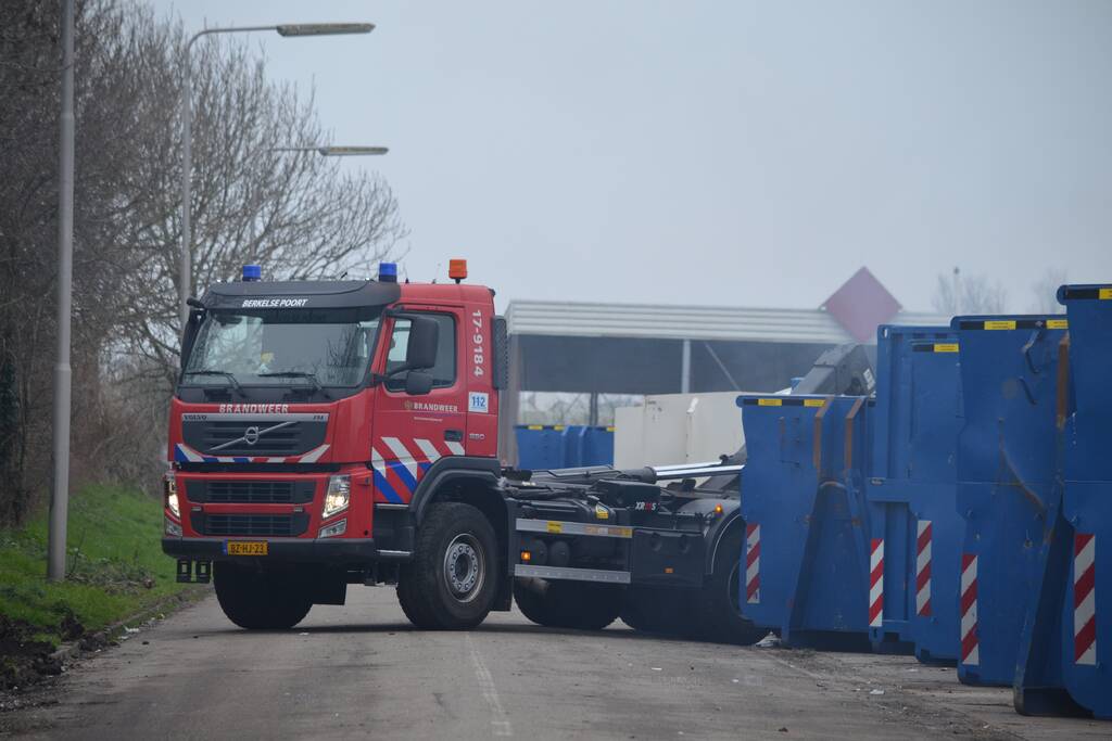 Brand in container bij afvalverwerker