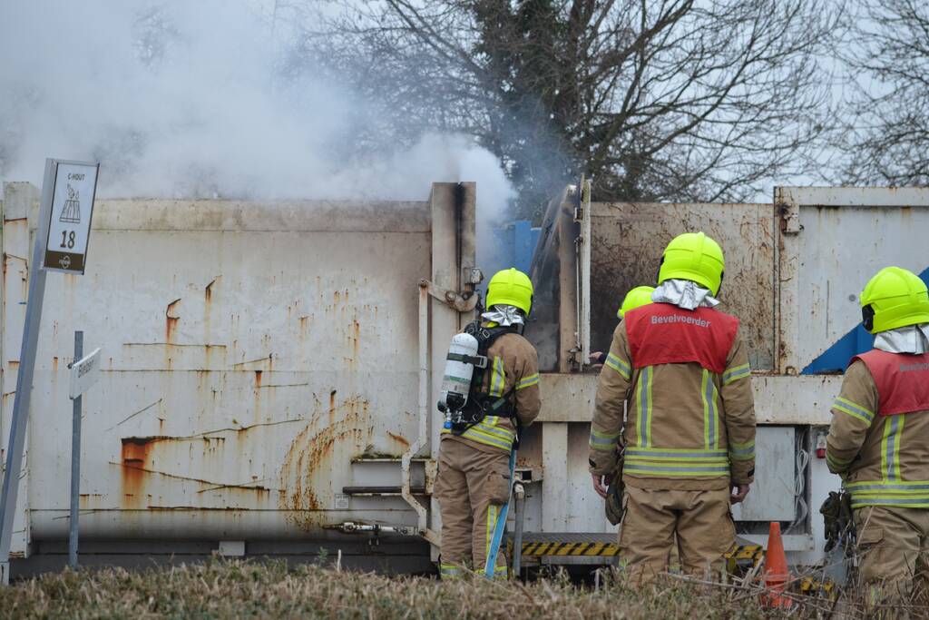 Brand in container bij afvalverwerker