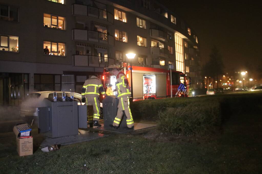 Brand ontstaan in ondergrondse container