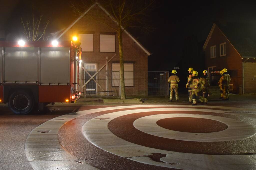 Veel rook bij brand leegstaande woning