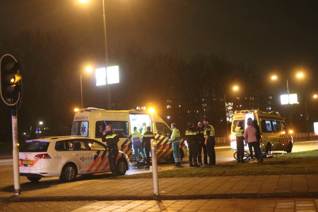 Fietsers aangereden door politieauto