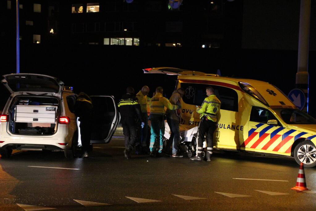 Meerdere voertuigen botsen voor oprit snelweg