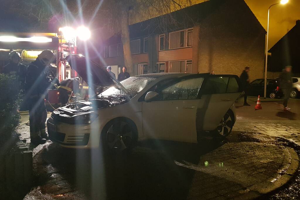 Auto verwoest door brand